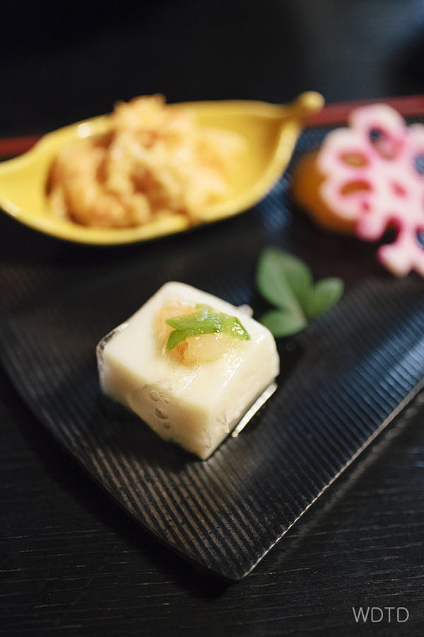 The highlight dish of our Kaiseki meal was this savoury coconut-ty seafood jelly wrapped in slightly chewy rice paper. Very Oishii!